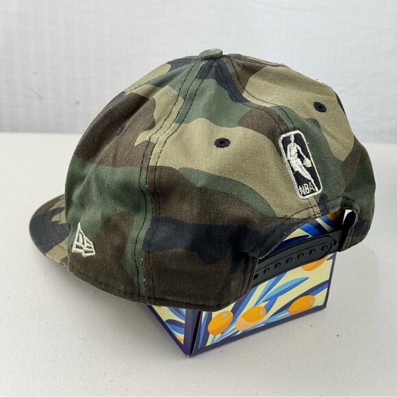 New Era Camouflage Chicago Bulls Patch Logo NBA Eastern Conference Trucker Hat - Picture 3 of 5